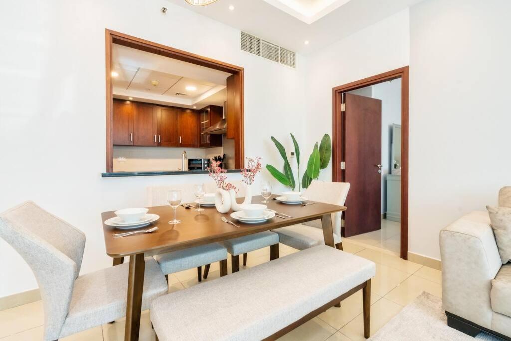New! Luxury 3Bedroom With Spectacular Burj Views Downtown Дубай Екстериор снимка