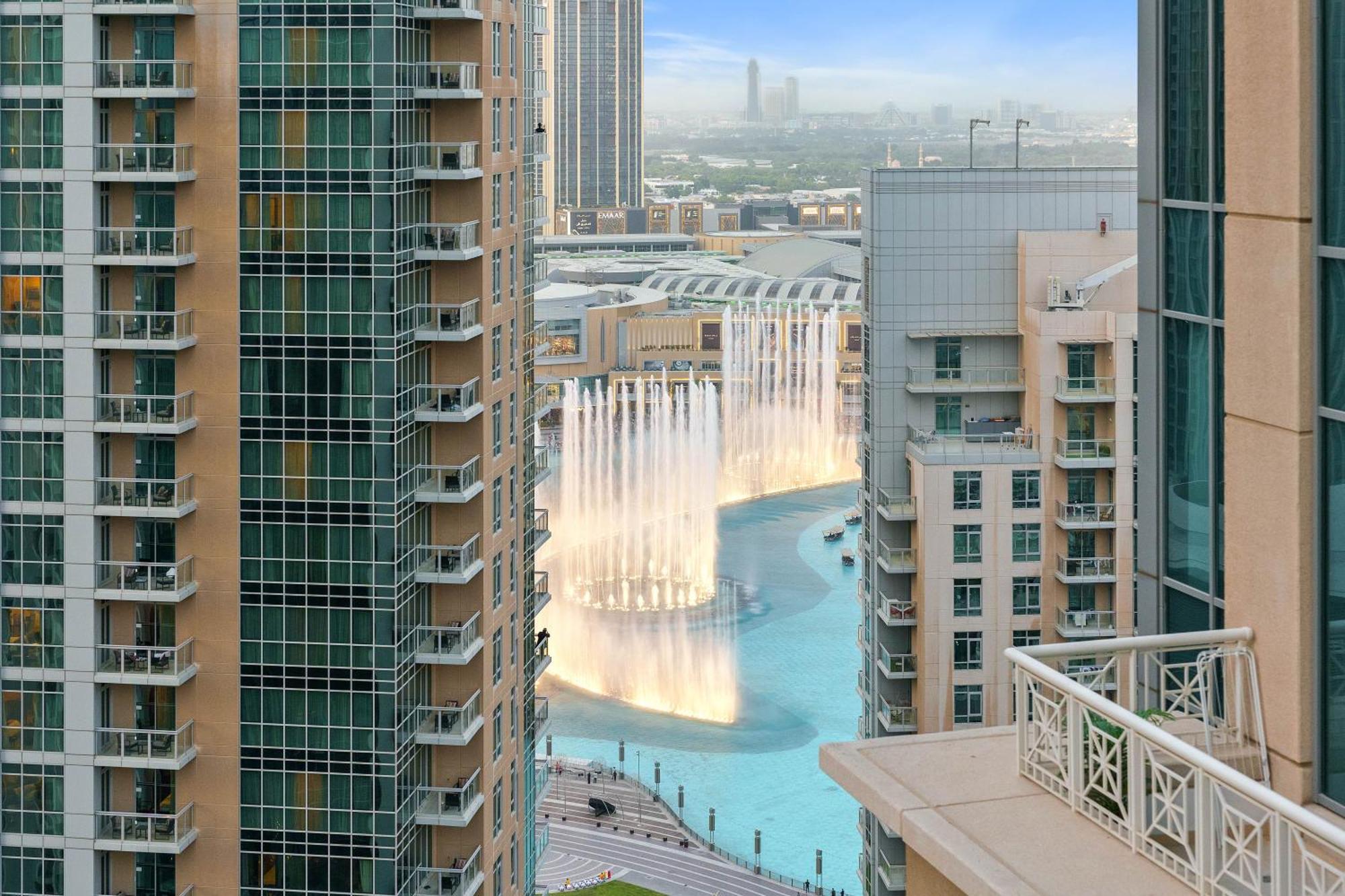 New! Luxury 3Bedroom With Spectacular Burj Views Downtown Дубай Екстериор снимка