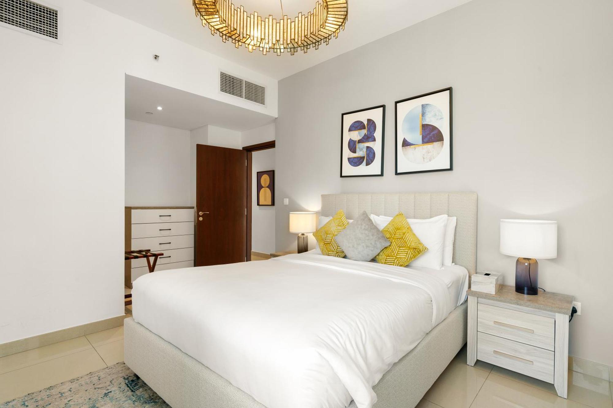 New! Luxury 3Bedroom With Spectacular Burj Views Downtown Дубай Екстериор снимка